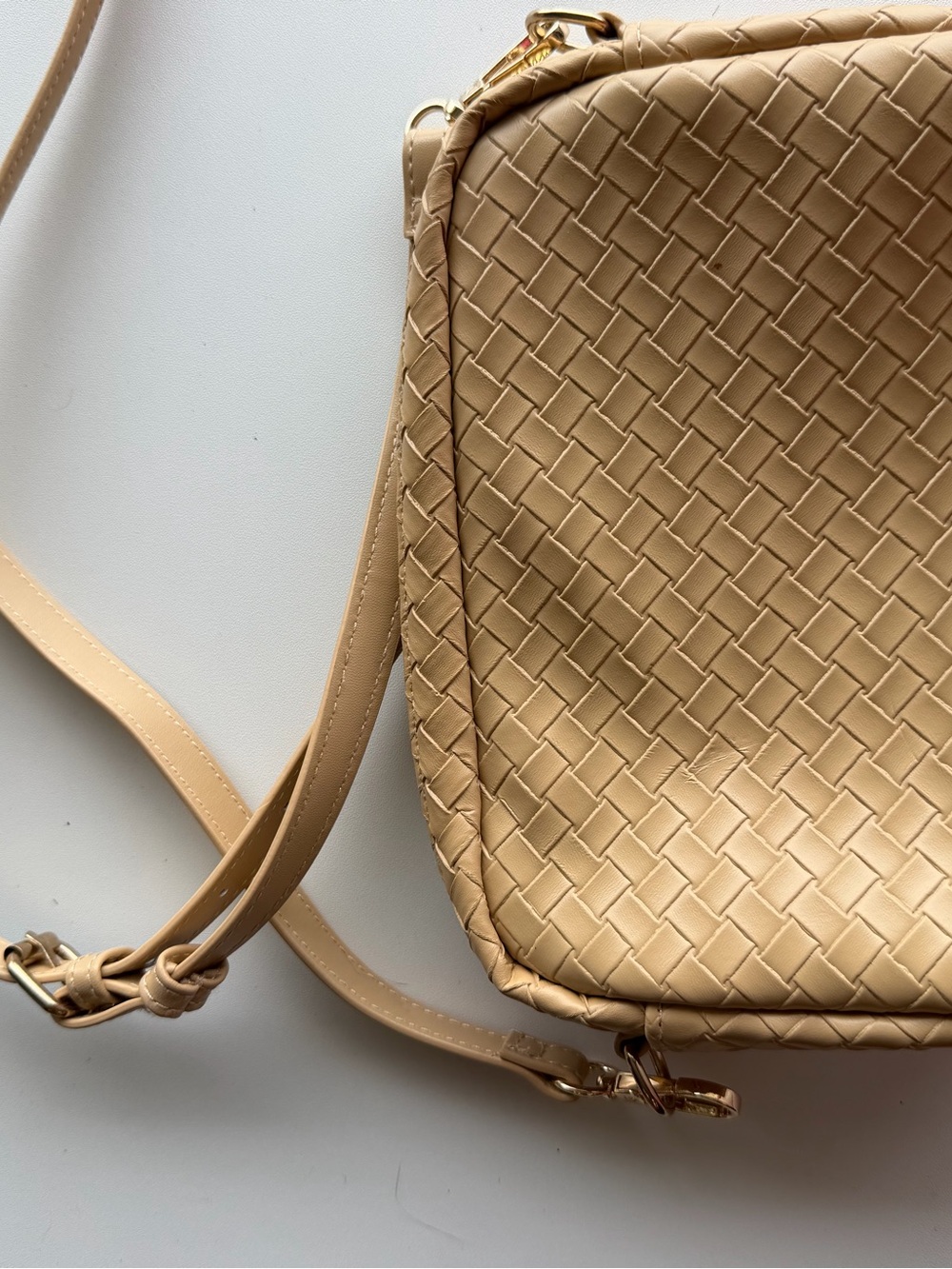 Woven Crossbody Bag in Beige - Elegant Everyday Shoulder Bag